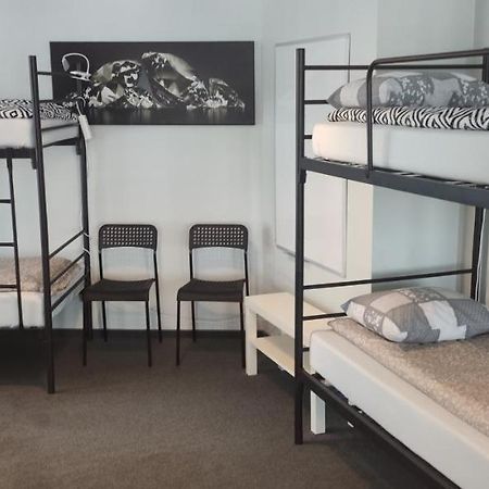 Hostel Sunrise Przy Dw. Zachodnim Varsovia Exterior foto