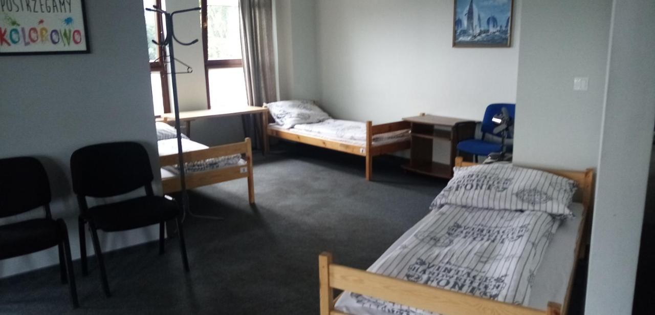 Hostel Sunrise Przy Dw. Zachodnim Varsovia Exterior foto